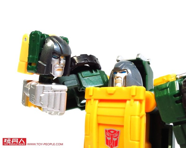 Titans Return Sky Shadow, Brawn And Roadburn Detailed In Hand Photos 29 (29 of 66)